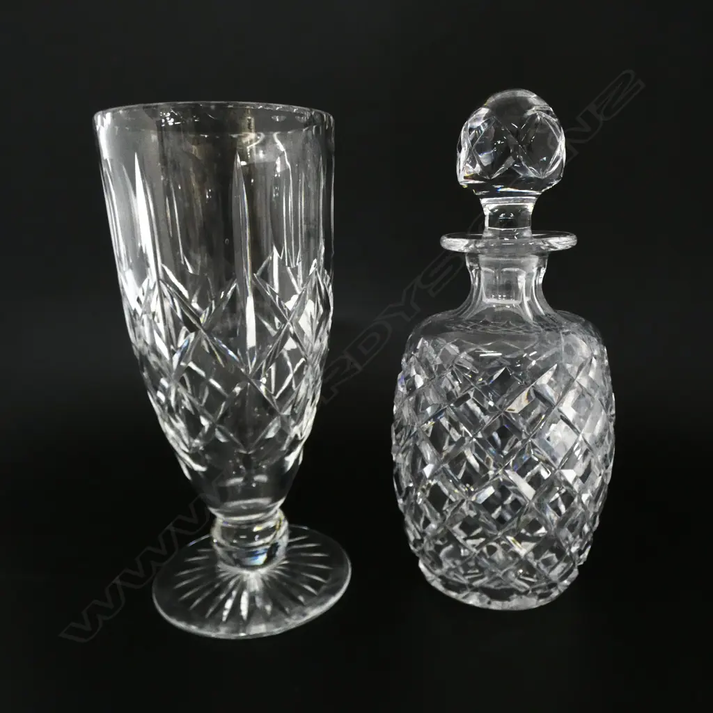 CRYSTAL DECANTER & CRYSTAL VASE H250MM Image 1++