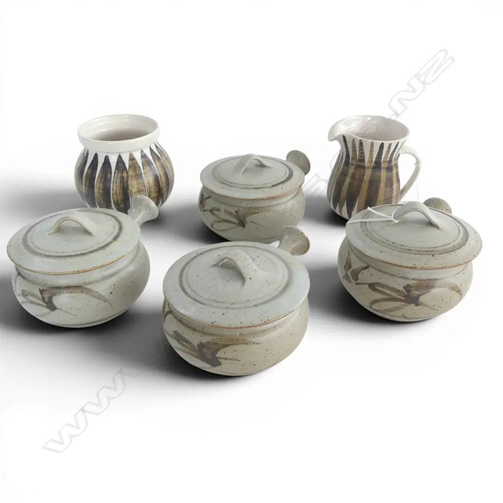 4 LIDDED NEIL GRANT RAMEKINS & HAMNER POTTERY MILK & SUGAR Image 1++