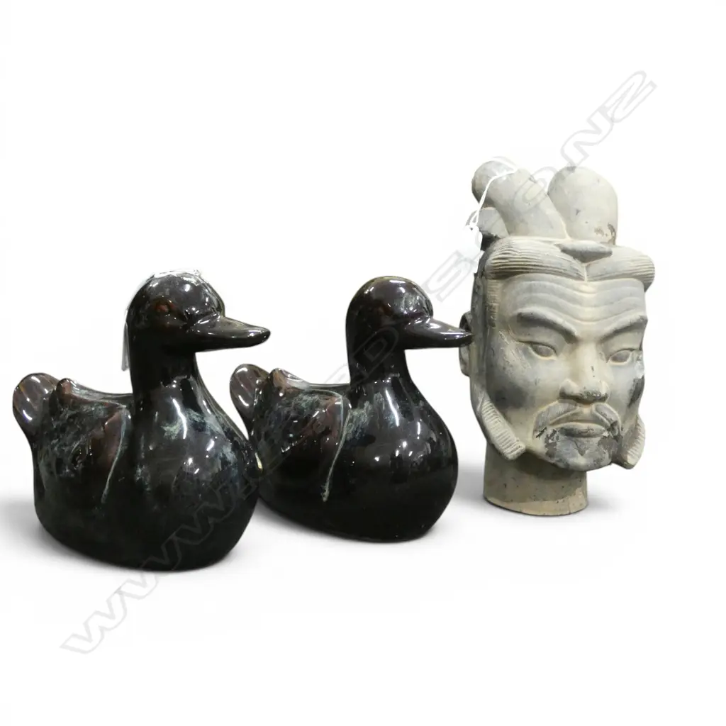 2 GLAZED POTTERY DUCK ORNS L290MM & CHINESE POTTERTY WARRIOR HEAD H290MM Image 1++