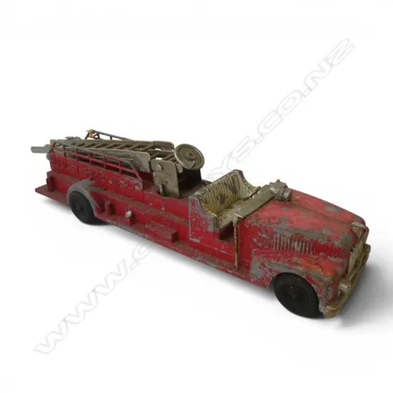 TOY FIRE ENGINE BY HUBLEY KIDDLE LANCASTER PA USA L.470mm