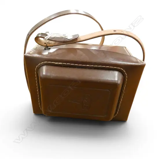 VINTAGE BOX BROWNIE 35mm CAMERA