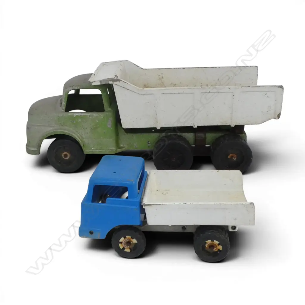 2 FUN HO TOY DUMP TRUCKS L.210mm, 460mm Image 1++