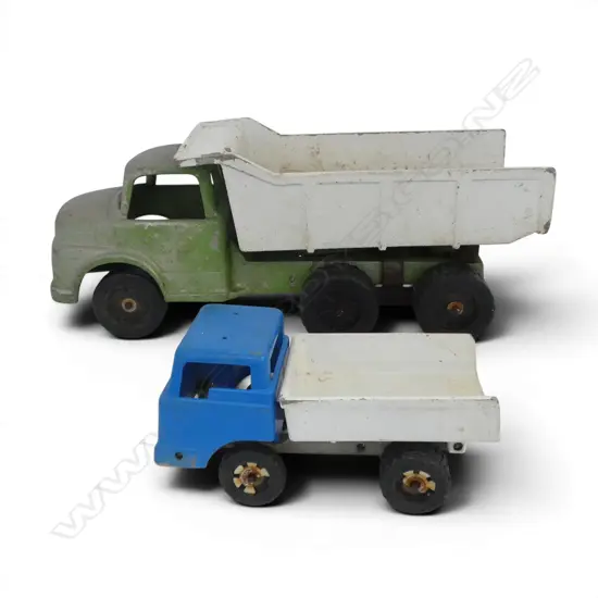 2 FUN HO TOY DUMP TRUCKS L.210mm, 460mm