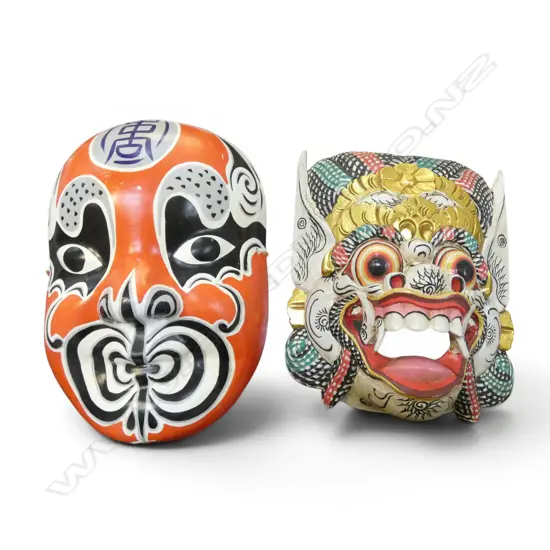 2 ORIENTAL FACE MASKS H.305mm