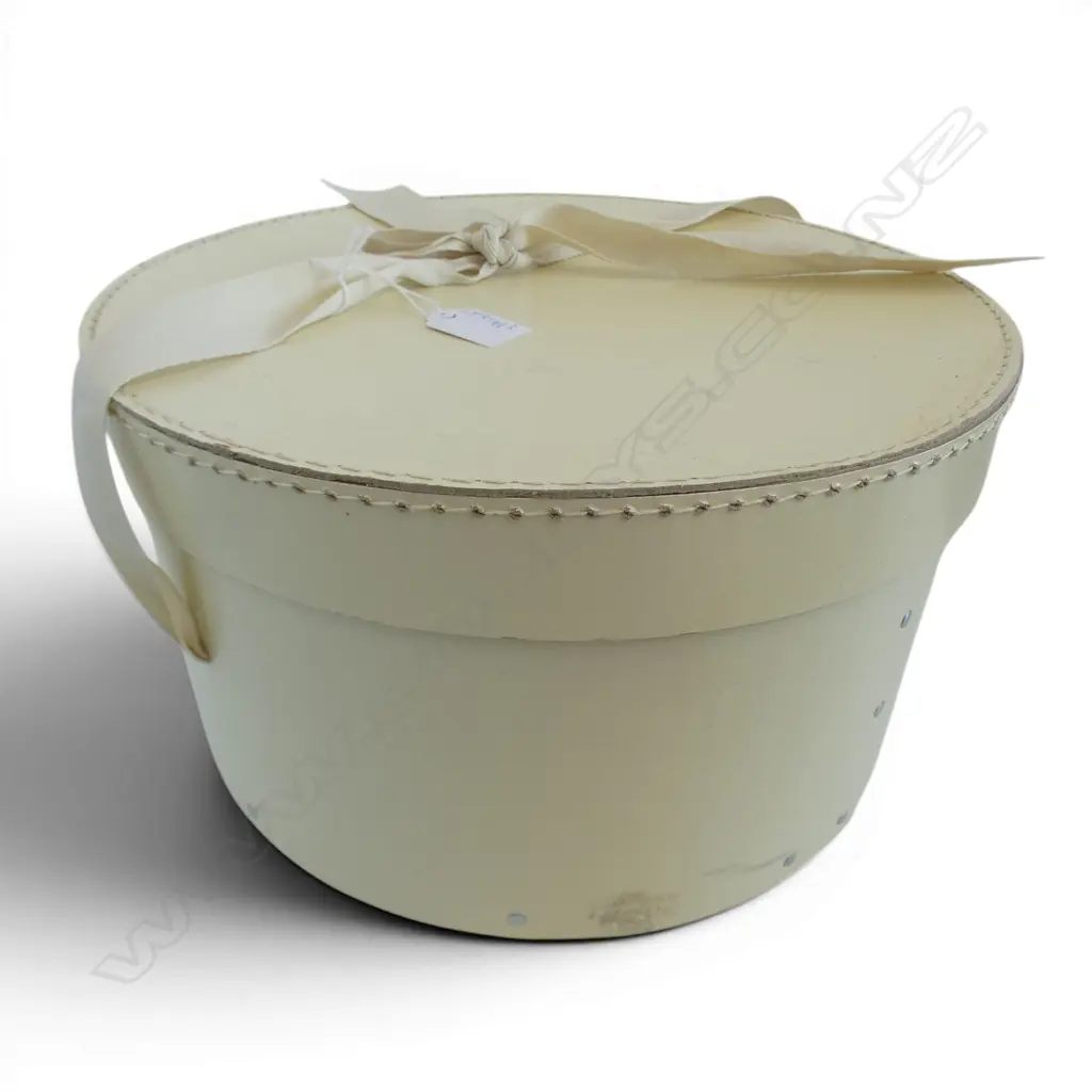 VINTAGE LADYS HAT BOX DIA320MM Image 1++