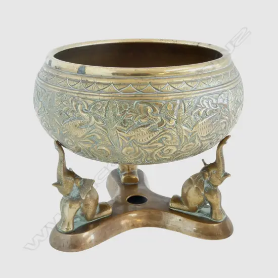 BRASS BOWL on ELEPHANT TRIPOD STAND, Dia.170mm