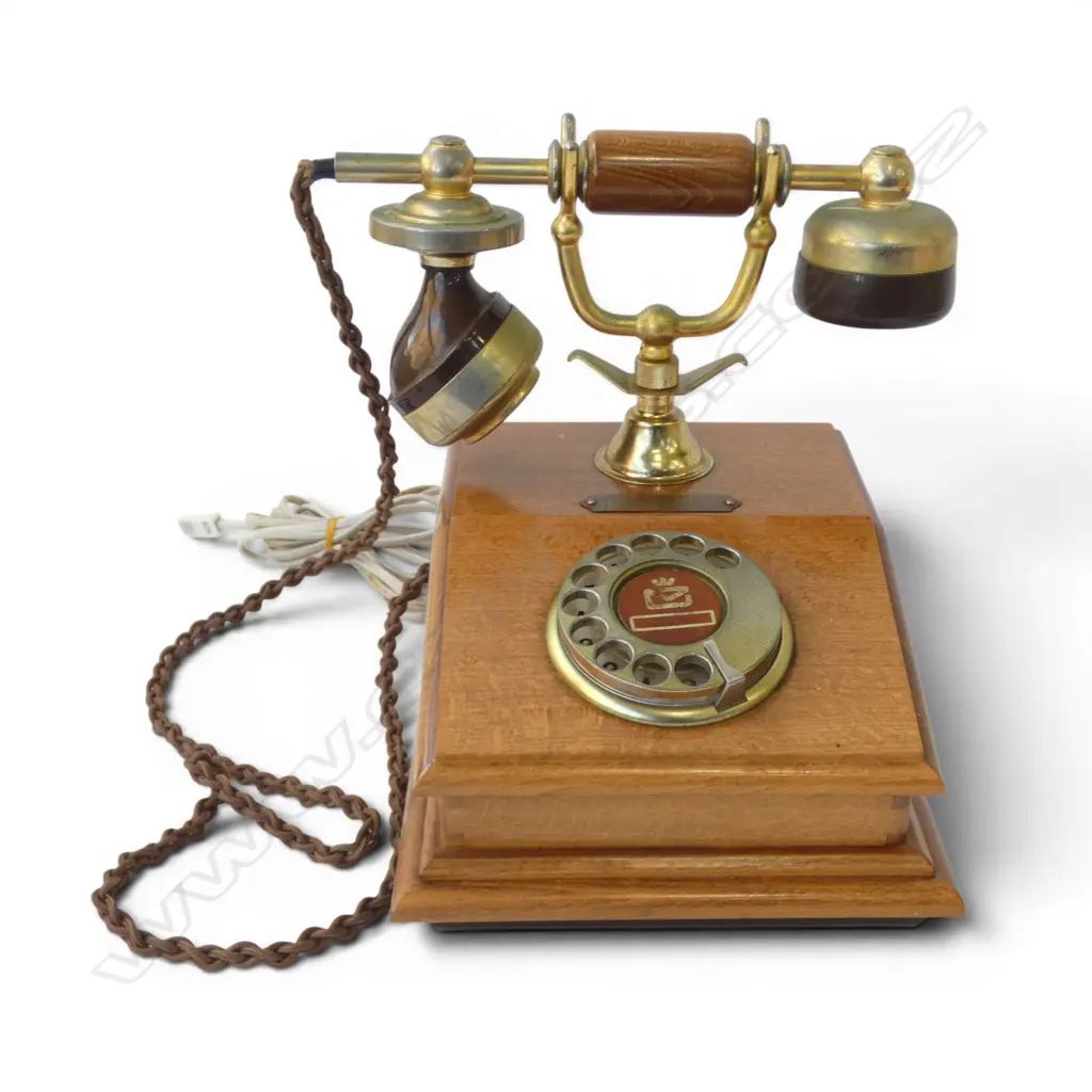 ANTIQUE STYLE TELEPHONE Image 1++