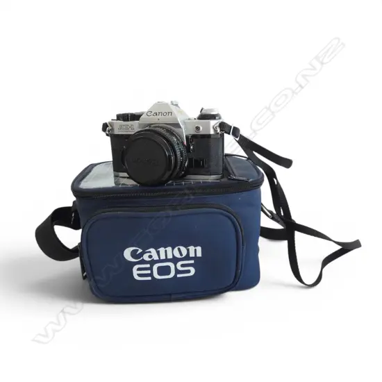 CANON AE-1 PROGRAM SLR CAMERA WITH CANON 5MM LENS MADE IN JAPAN 