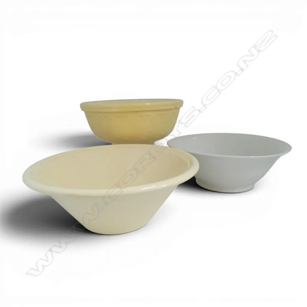 3 LRG BOWLS INCLDS TEMUKA w internal hairline Image 1++