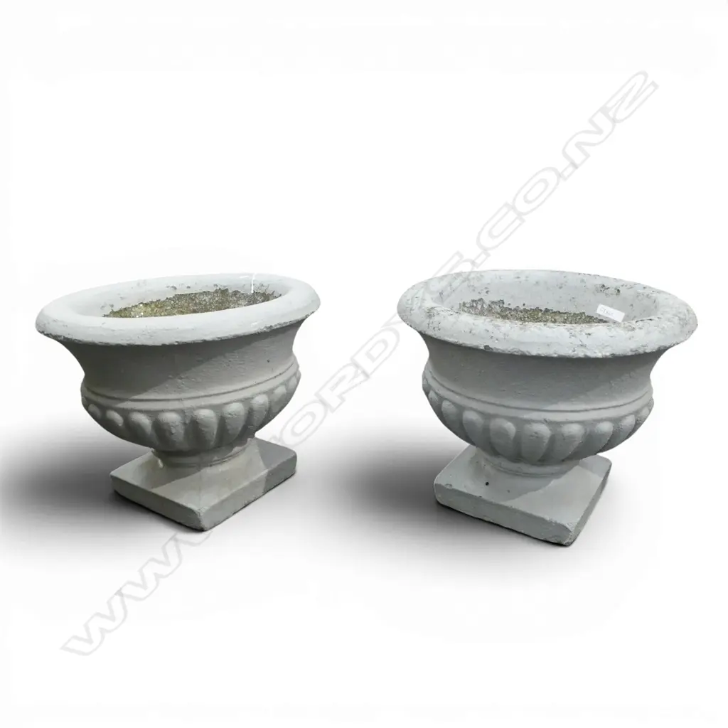 PR GREY PAINTED CONCRETE GARDEN PLANTERS H300MM Image 1++