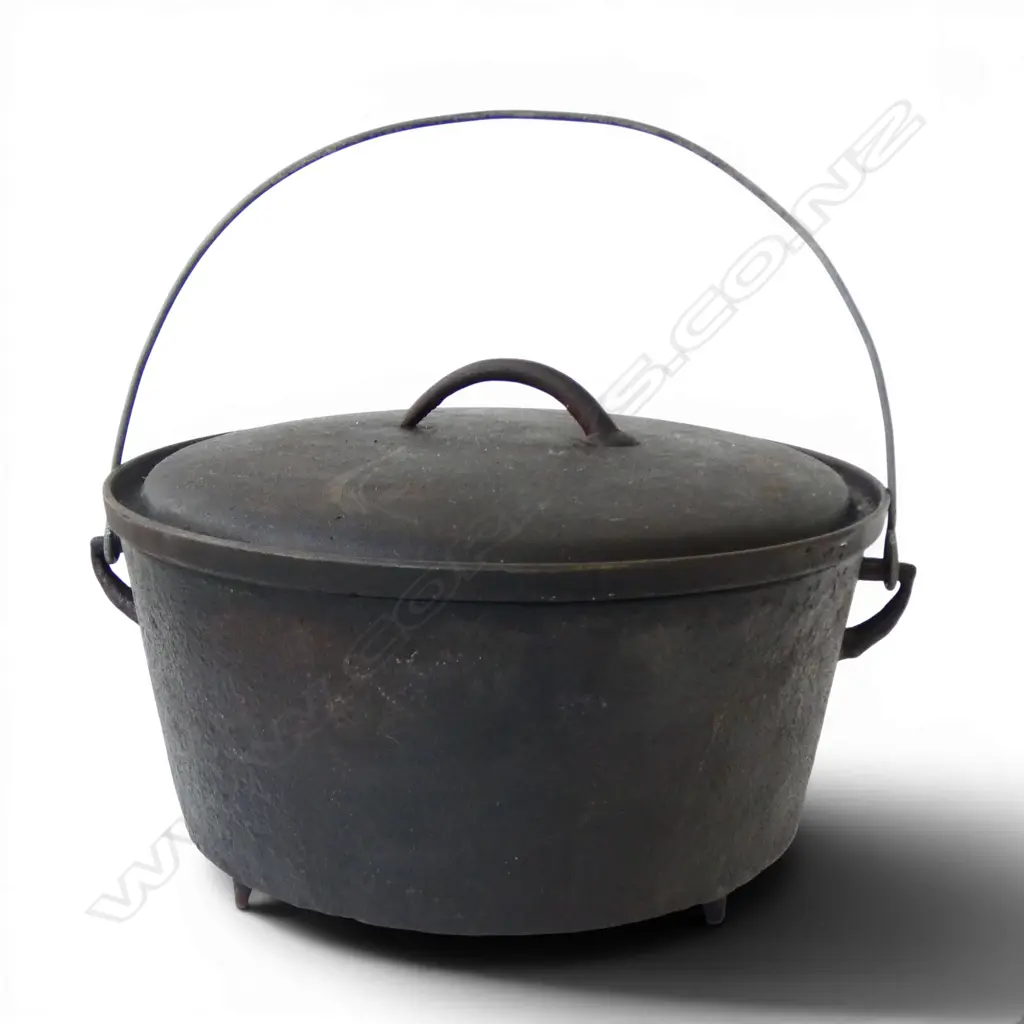 CAST IRON CAMP OVEN H.200mm, 305mm dia Image 1++