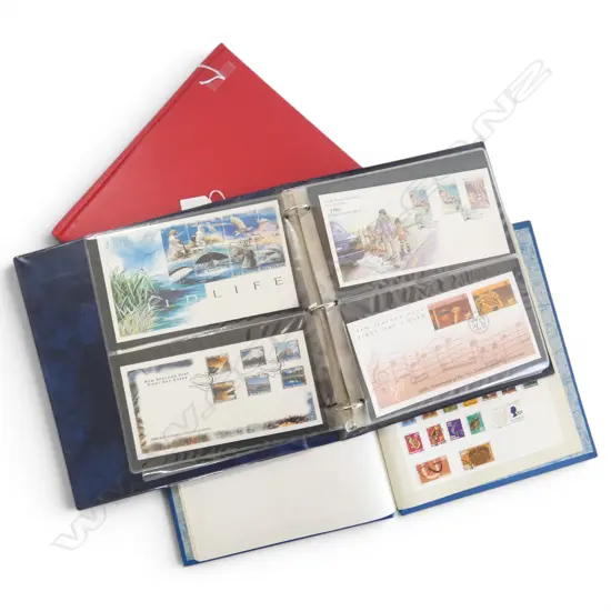 2 NEW ZEALAND STAMP ALBUMS 1882 - 1977 + ALBUM OF N.Z. FDCs 1996 - 1998 + 3 REFERENCE BOOKS