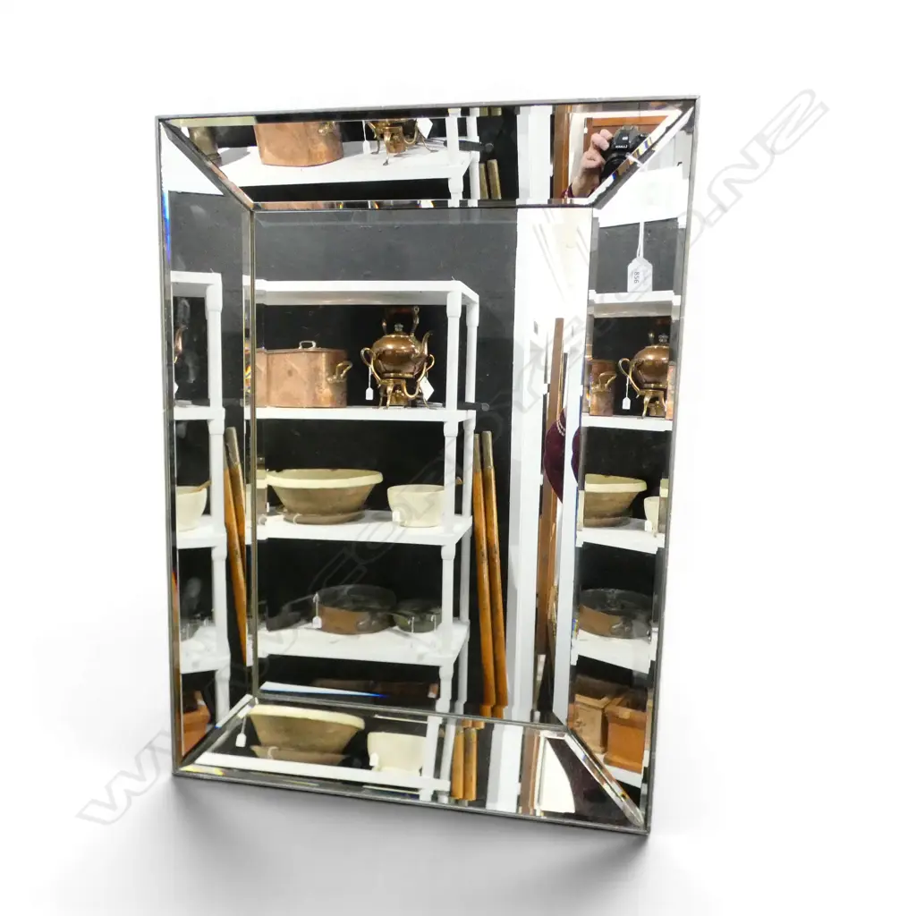 MODERN MIRROR 820x615mm Image 1++