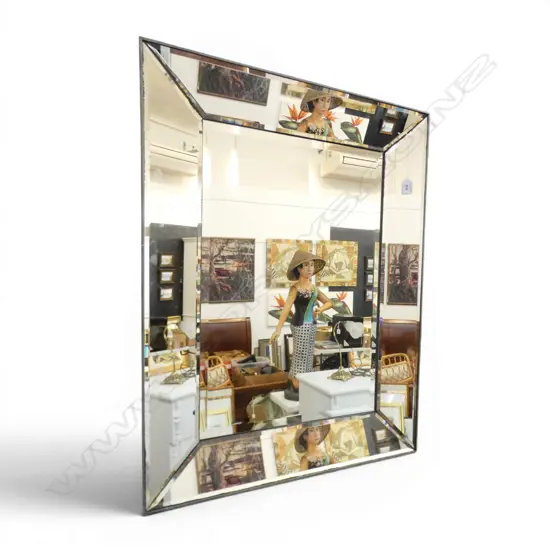 MODERN MIRROR 820x615mm