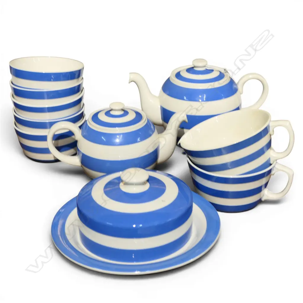 10 PCES CORNISHWARE; 2 TEAPOTS, BUTTER DISH 215mm dia ETC Image 1++
