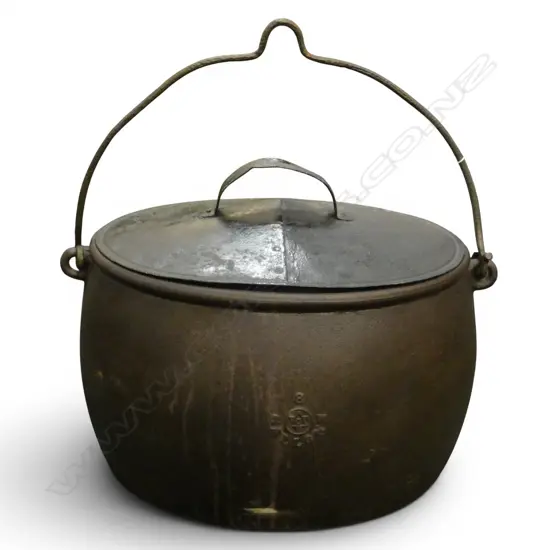 LG CAST IRON CAMP OVEN W.490mm