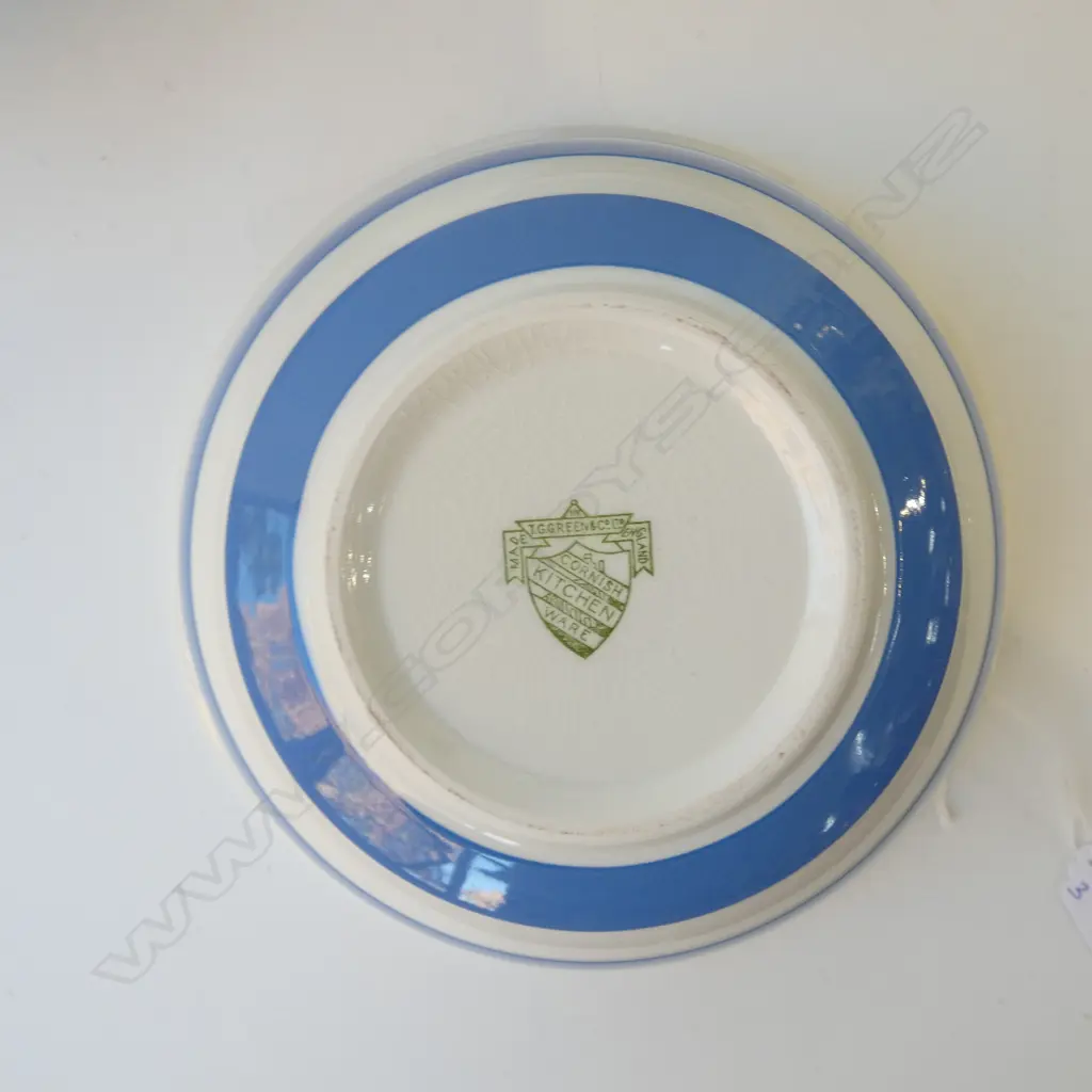 3 CORNISH WARE MIXING BOWLS LARGEST 255mm dia Image 1++
