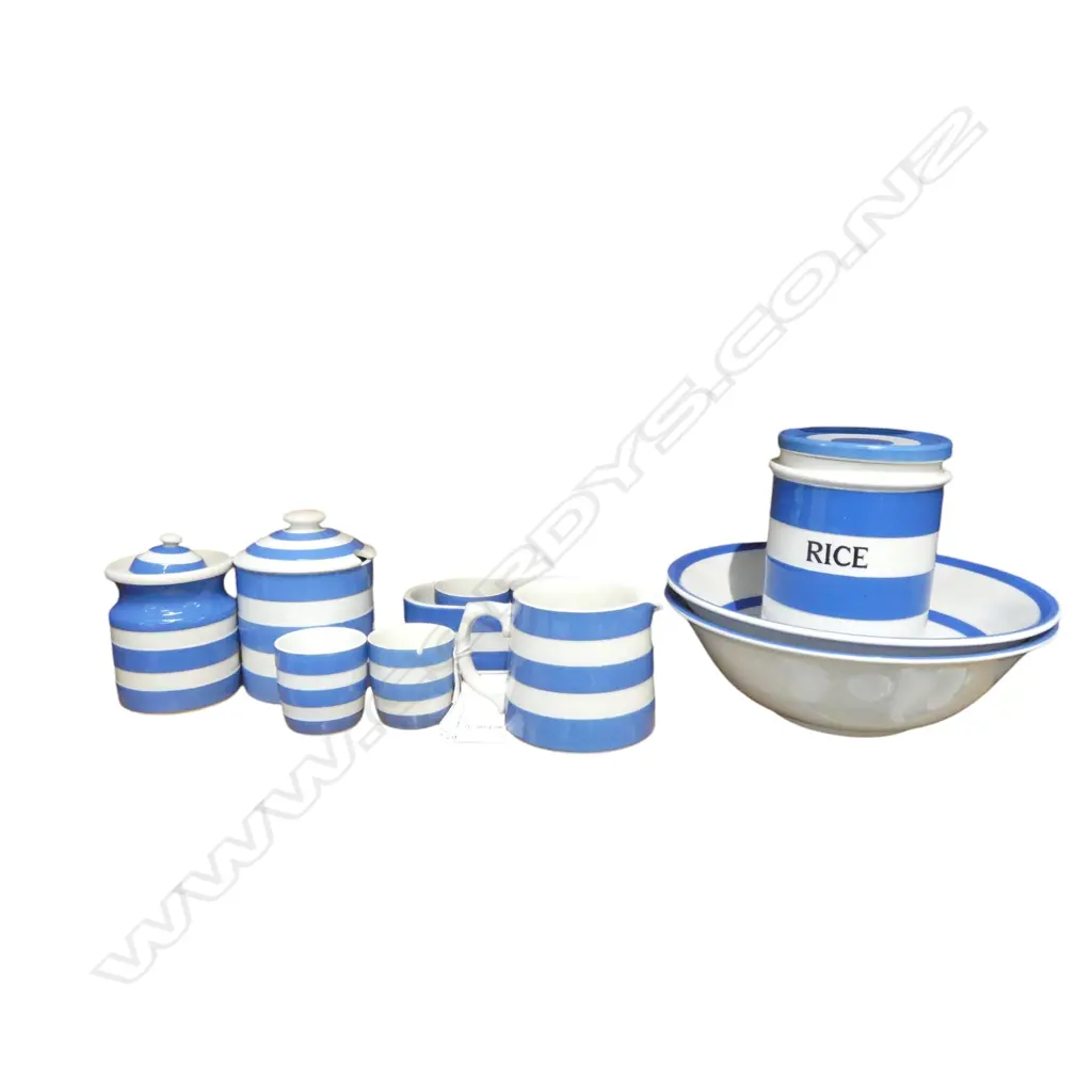 11 PCES CORNISHWARE; 4 EGGCUPS (1 AF), 2 BOWLS 215mm dia, JUG (CHIP), 3 LIDDED CONTAINERS, DISH Image 1++