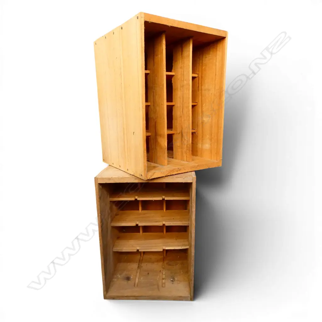 2 CHATEAU WINE CELLAR BOXES 410 X 290 MM Image 1++