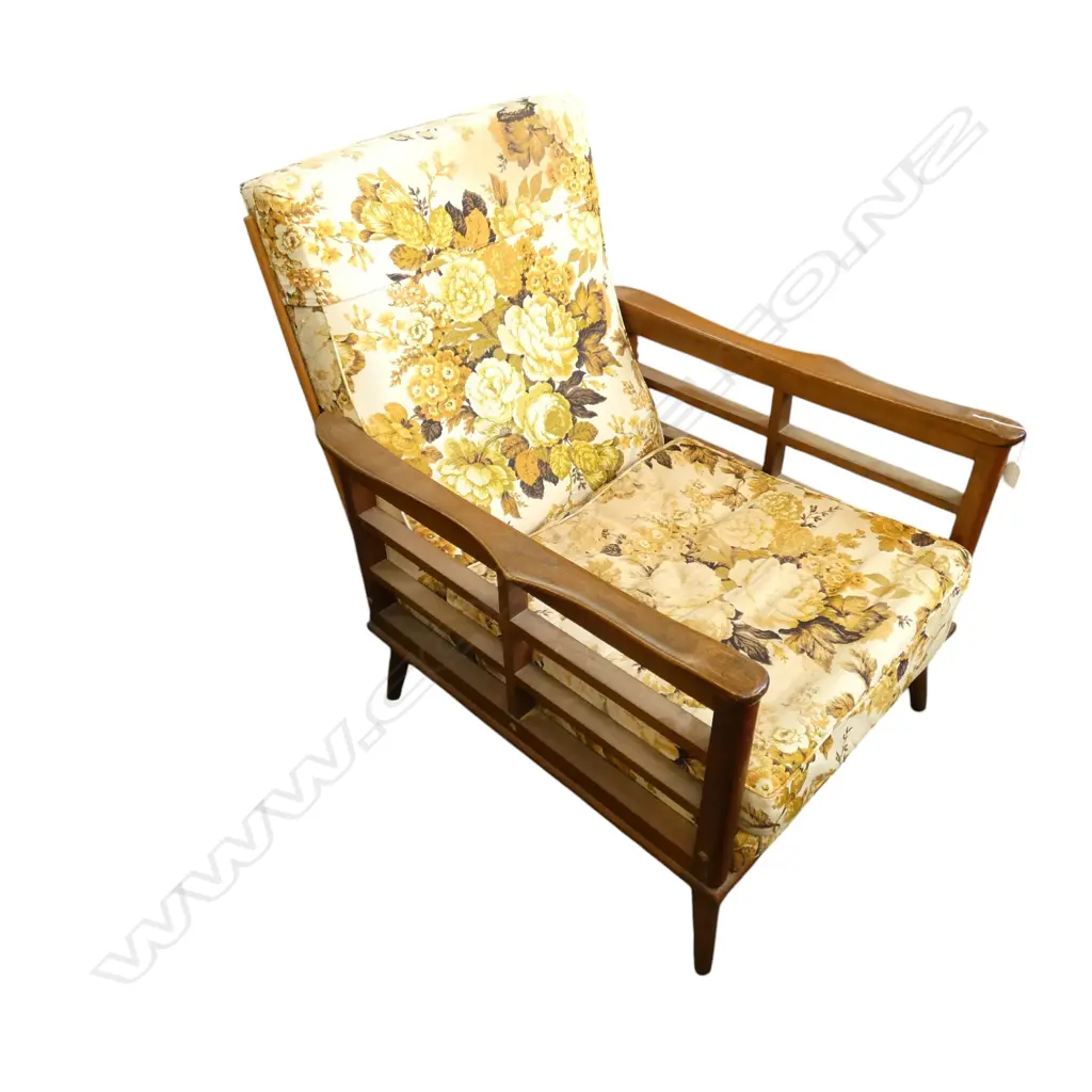 RETRO / MID CENTURY ARMCHAIR Image 1++