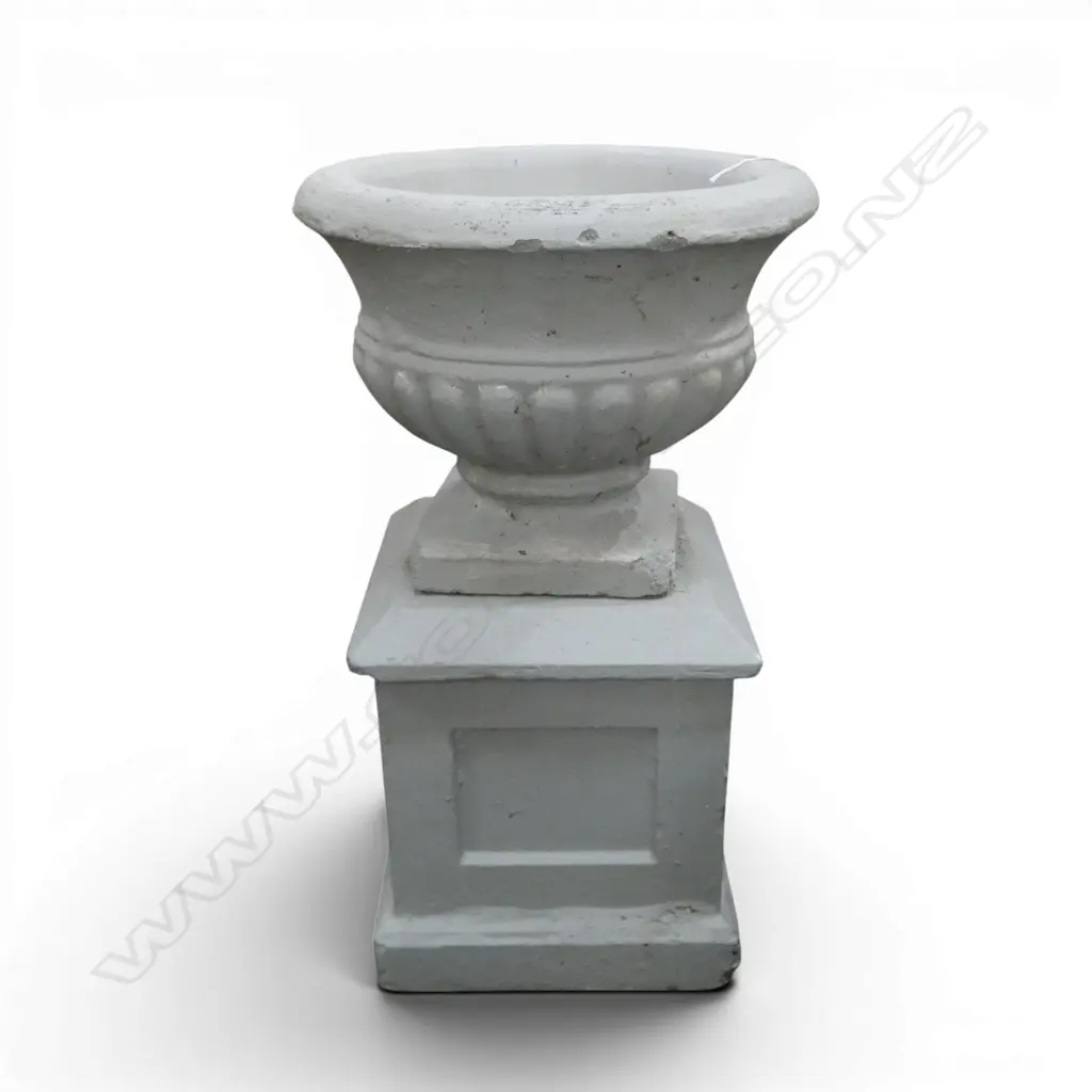 GREY PAINTED CONCRETE GARDEN PLANTER ON PLYNTH H610MM Image 1++