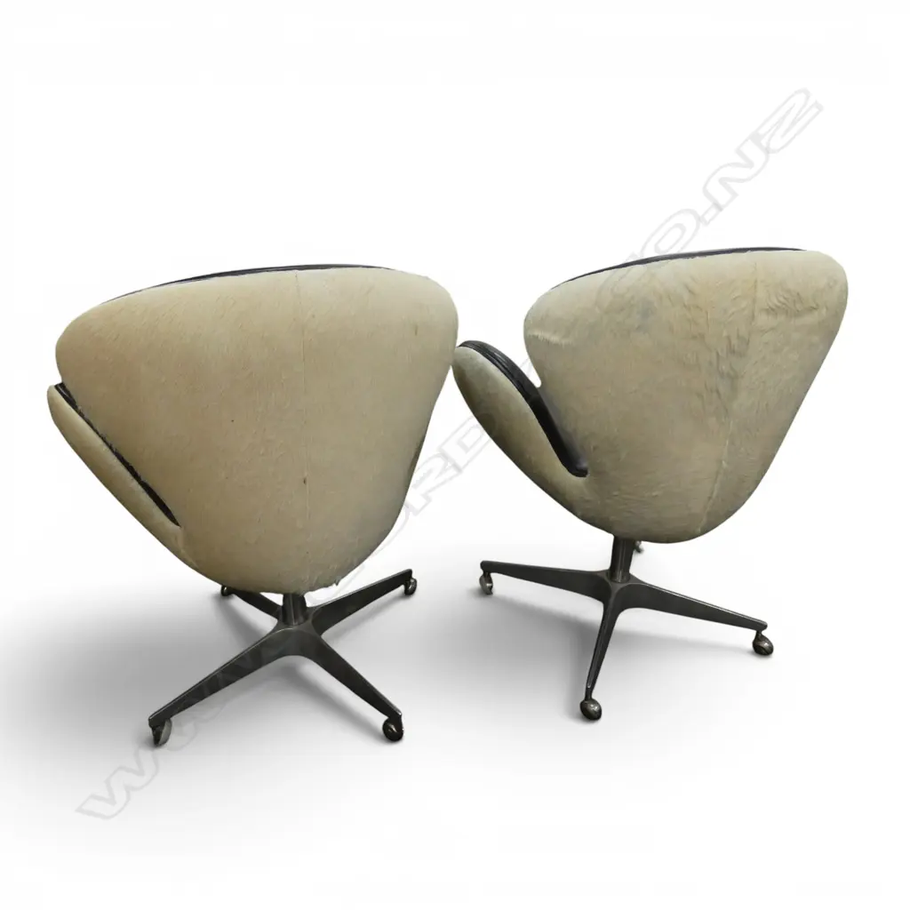 PR OF HIDE & LEATHER MID CENTURY DESIGNER SWIVAL CHAIRS Image 1++
