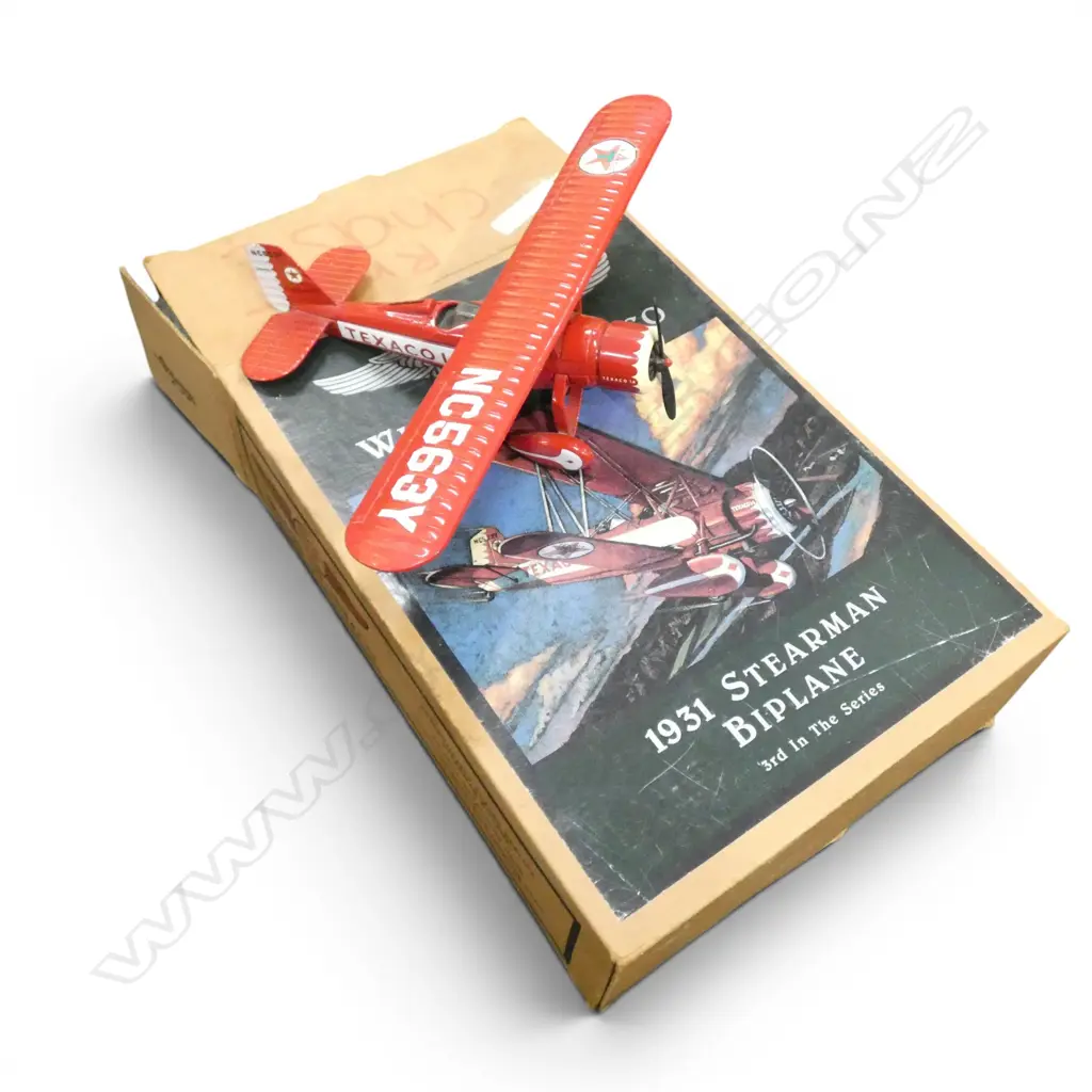 BOXED MODEL OF 1931 STEARMAN BIPLANE H320MM Image 1++