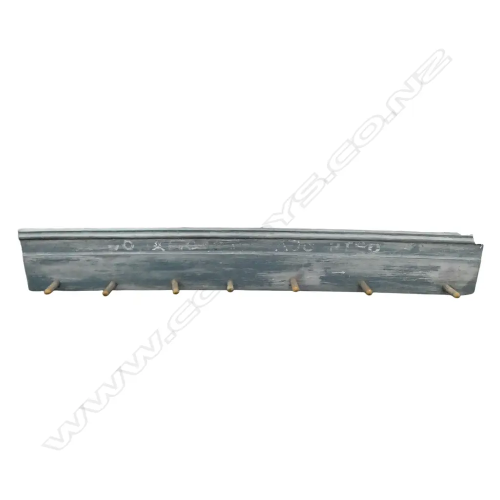 DISTRESSED PAINTED CLOTHES HOOK L.1585mm Image 1++