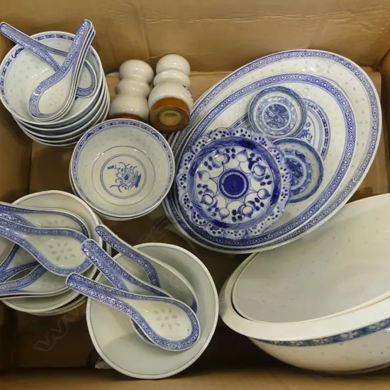 CHINESE BLUE & WHITE DINNER SET