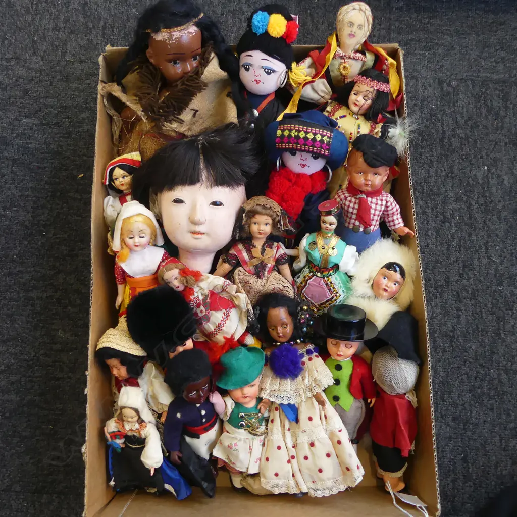 COLLECTION WORLD DOLLS Image 1++