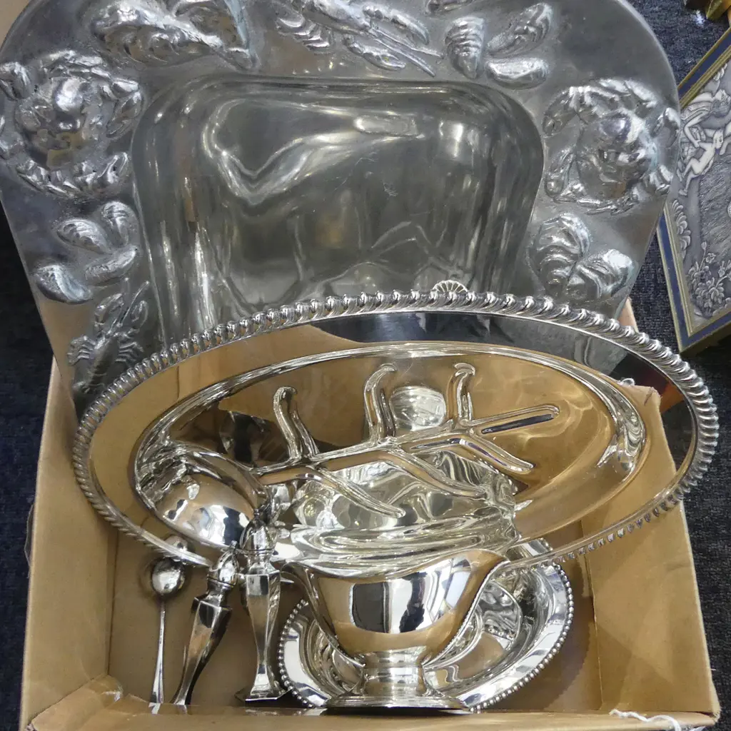 BOX OF SILVER PLATE & CAST ALLUMINIUM SERVING PLATTER Image 1++