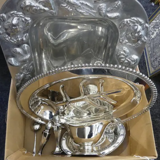 BOX OF SILVER PLATE & CAST ALLUMINIUM SERVING PLATTER