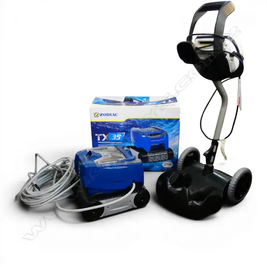 ZODIAC TX35 TORNAX ROBOTIC POOL CLEANER with trolley stand & original box. About 3 yrs old hardly used