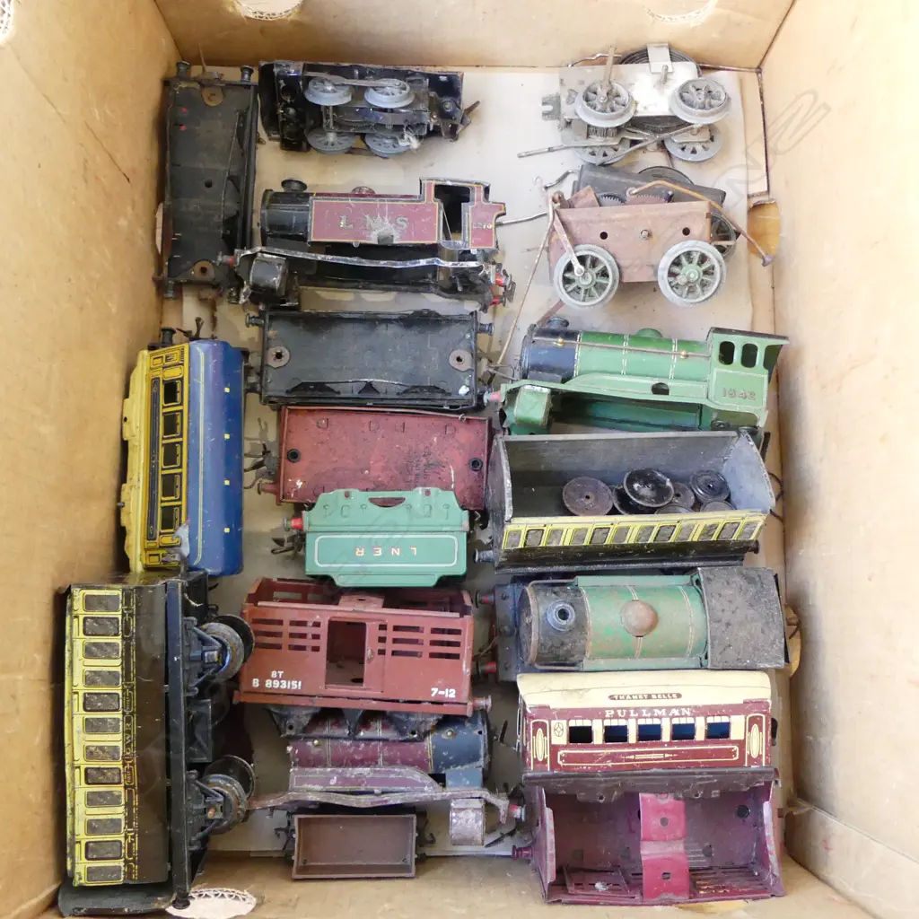 3 BOXES - HORNBY TRAIN SET; TRACK, ROLLING STOCK, TRAIN PARTS ETC Image 1++