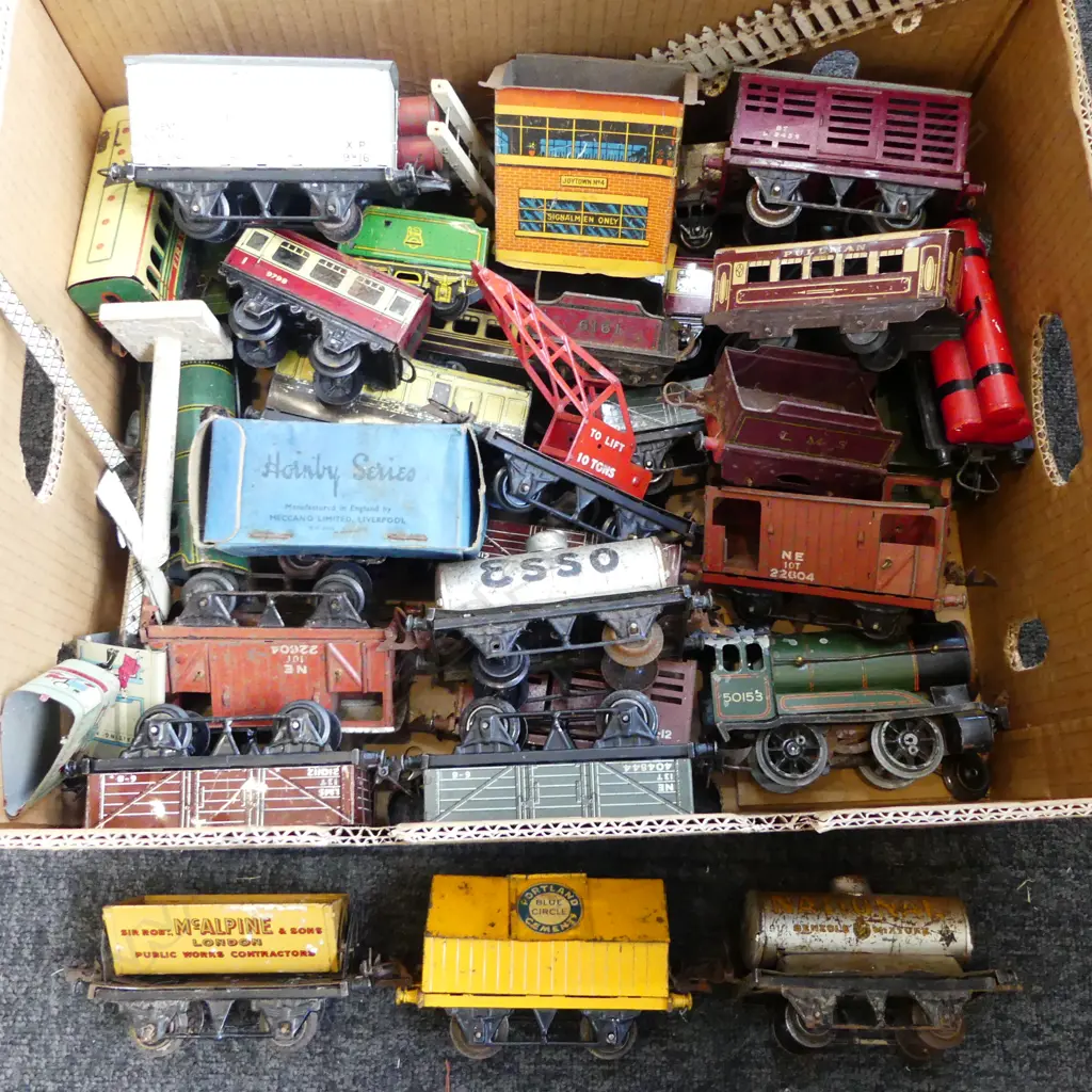 3 BOXES - HORNBY TRAIN SET; TRACK, ROLLING STOCK, TRAIN PARTS ETC Image 1++