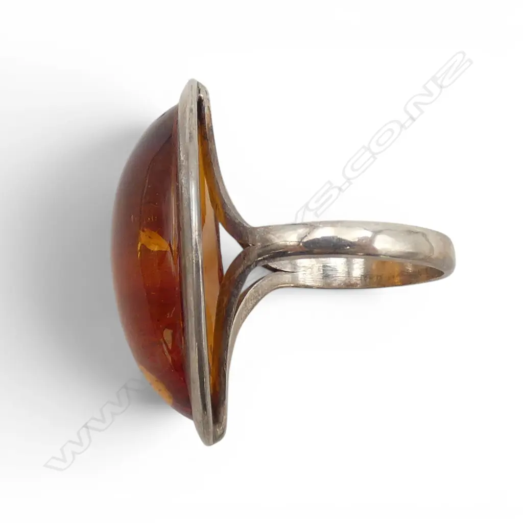 Silver & large clear cabochon amber set ring 5.87gms SIZE Q Image 1++