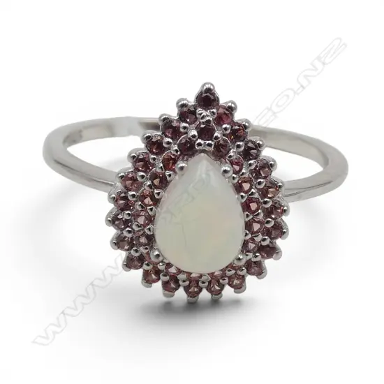 SILVER OPAL & GARNET RING SIZE Q