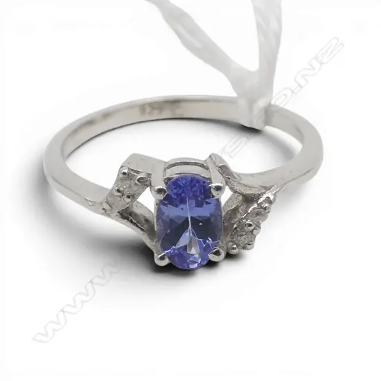 SILVER DIAMOND & TANZANITE RING SIZE N