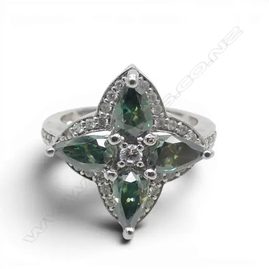 S/SILVER MULTI  GREEN/WHITE STONE DRESS RING SIZE O