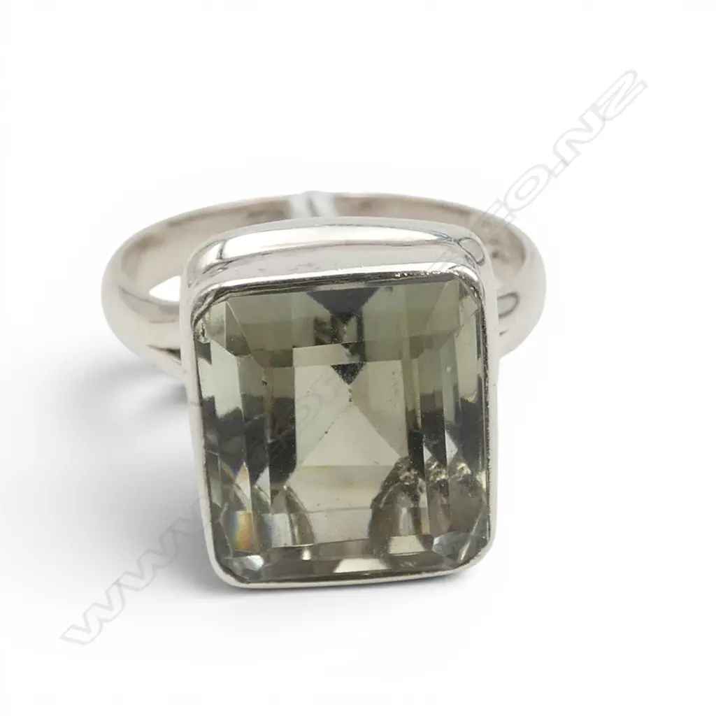 SILVER & GREEN AMETHYST RING SIZE P Image 1++