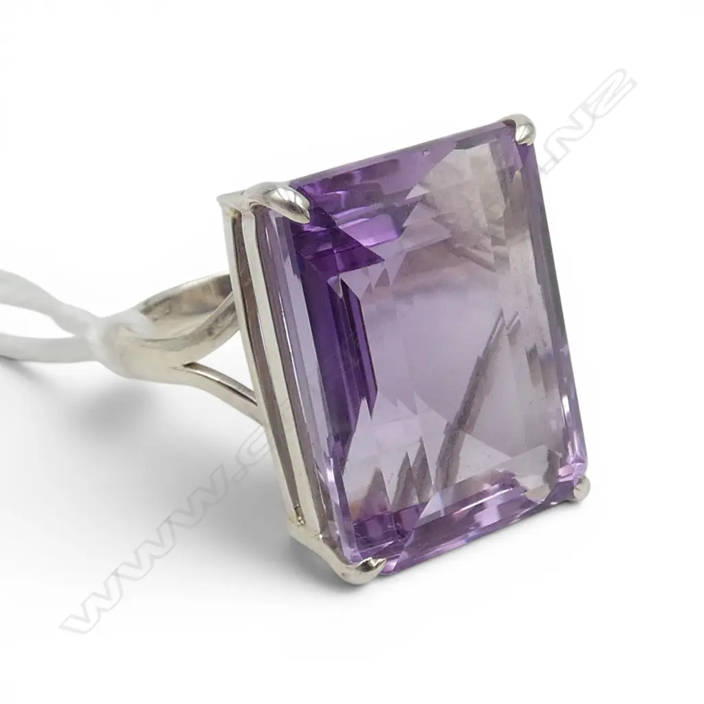 LRG SILVER & AMETHYST RING SIZE Q Image 1++