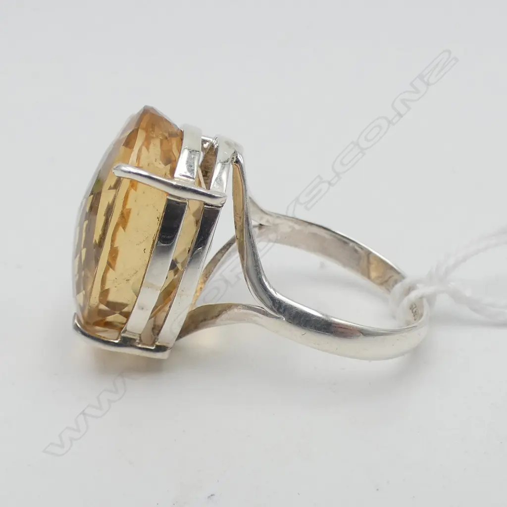 SILVER  LARGE CITRINE RING SIZE P Image 1++