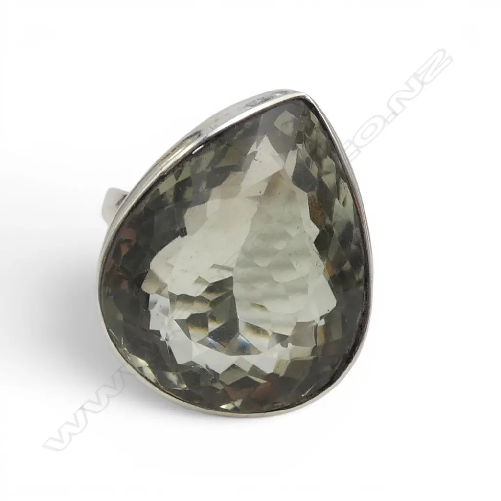 LARGE SILVER & GREEN AMETHYST RING  SIZE R Image 1++