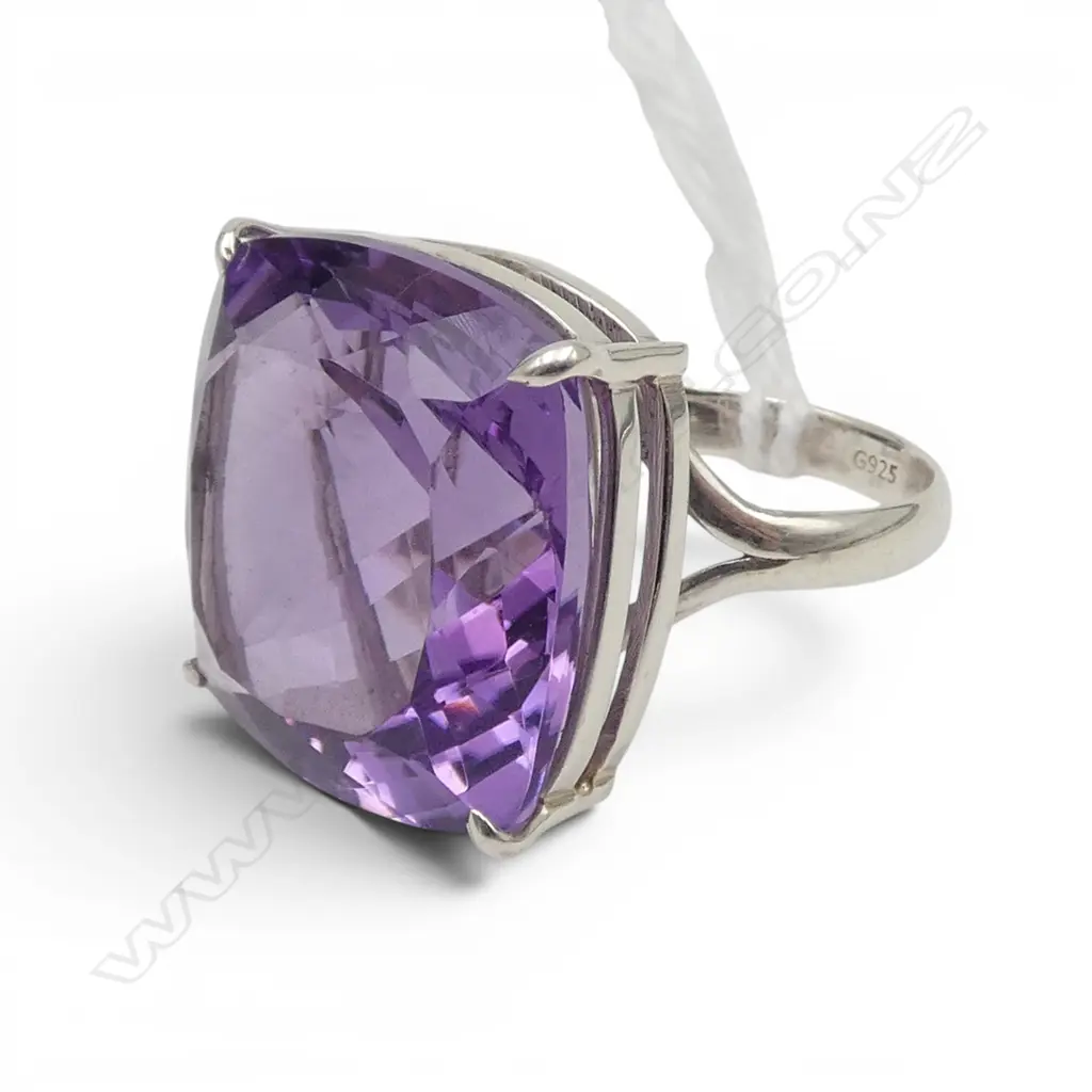 LRG SILVER & AMETHYST RING SIZE Q Image 1++