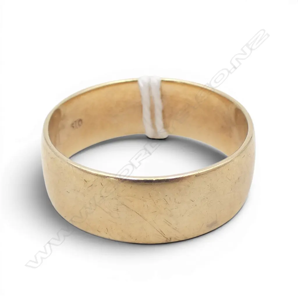 9ct GOLD WEDDER, 4.9gm SIZE U Image 1++
