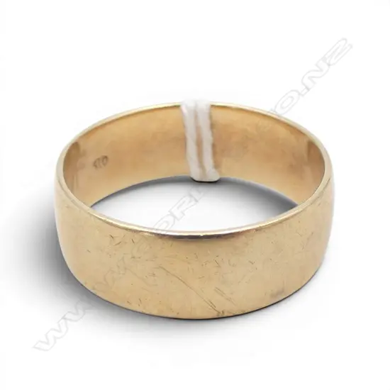 9ct GOLD WEDDER, 4.9gm SIZE U
