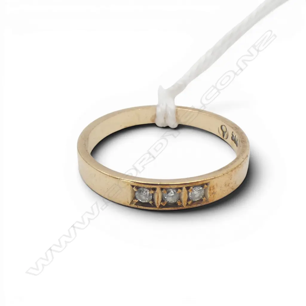 9CT 3 DIAMOND RING, 1.3gms SIZE I Image 1++