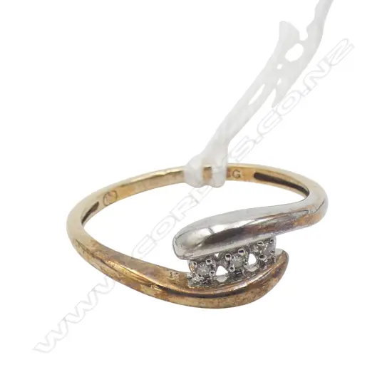 9CT SMALL DIAMOND RING, 1.2gms SIZE M