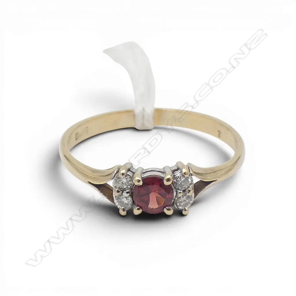 9ct GOLD GARNET STONE & DIAMOND RING, 1.8gm SIZE T Image 1++