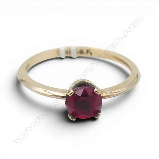 14ct GOLD FILLED  SYNTHETIC RED STONE RING, 1.2gm SIZE O